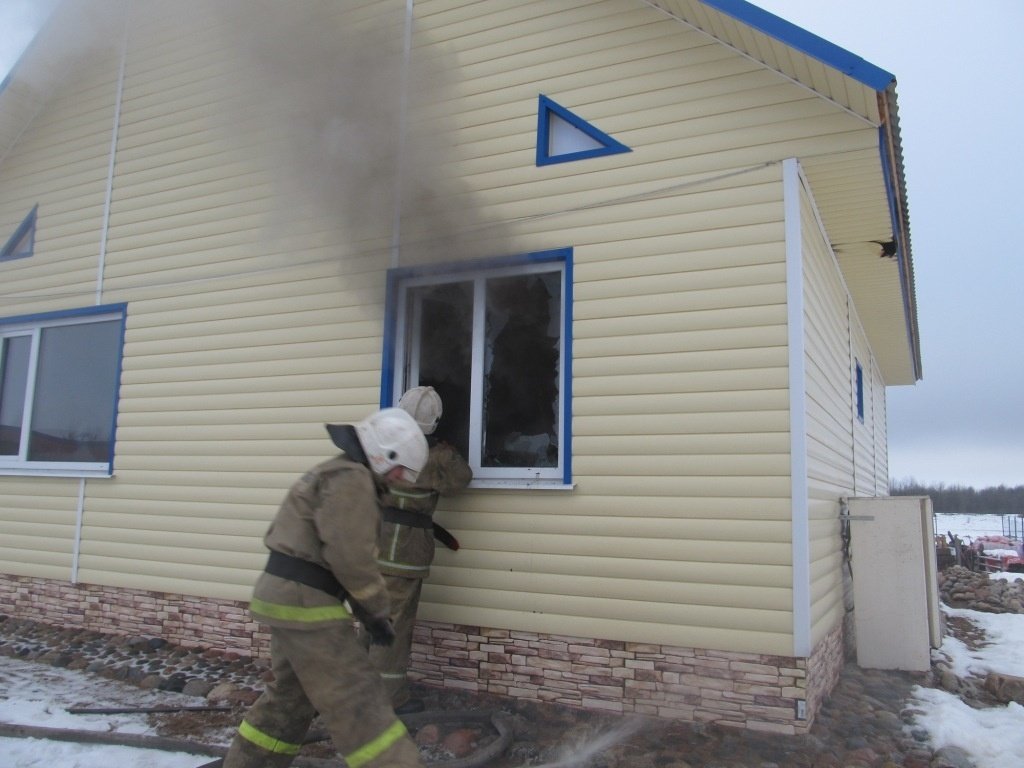 Пожарно-спасательные подразделения ликвидировали пожар в Лахденпохском районе.