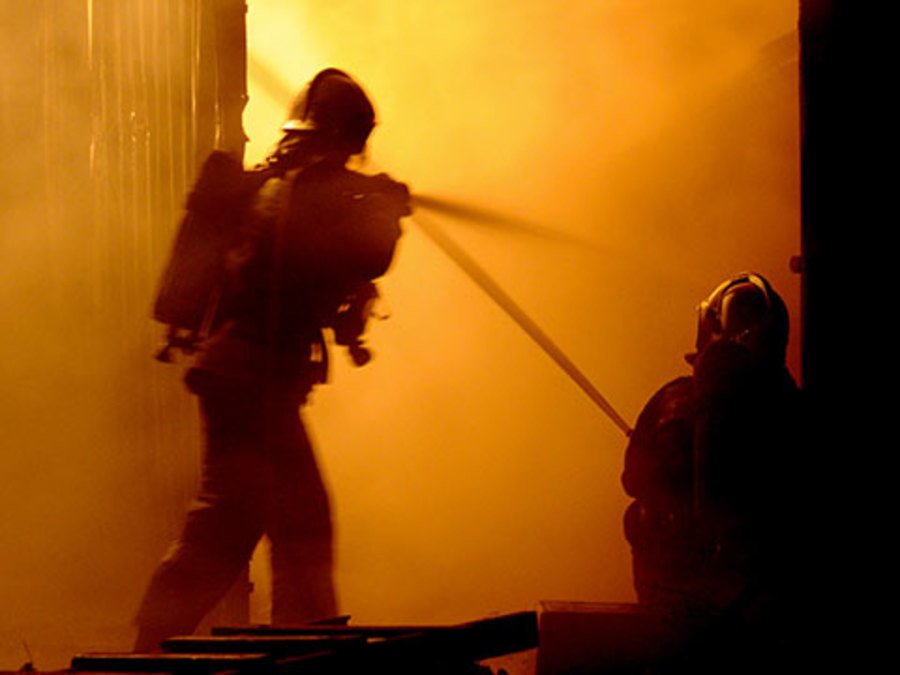 Пожарно-спасательные подразделения ликвидировали пожар в  г. Лахденпохья.